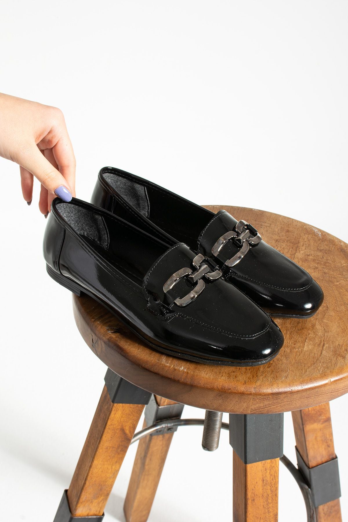 Kadın cilt toka detaylı günlük babet