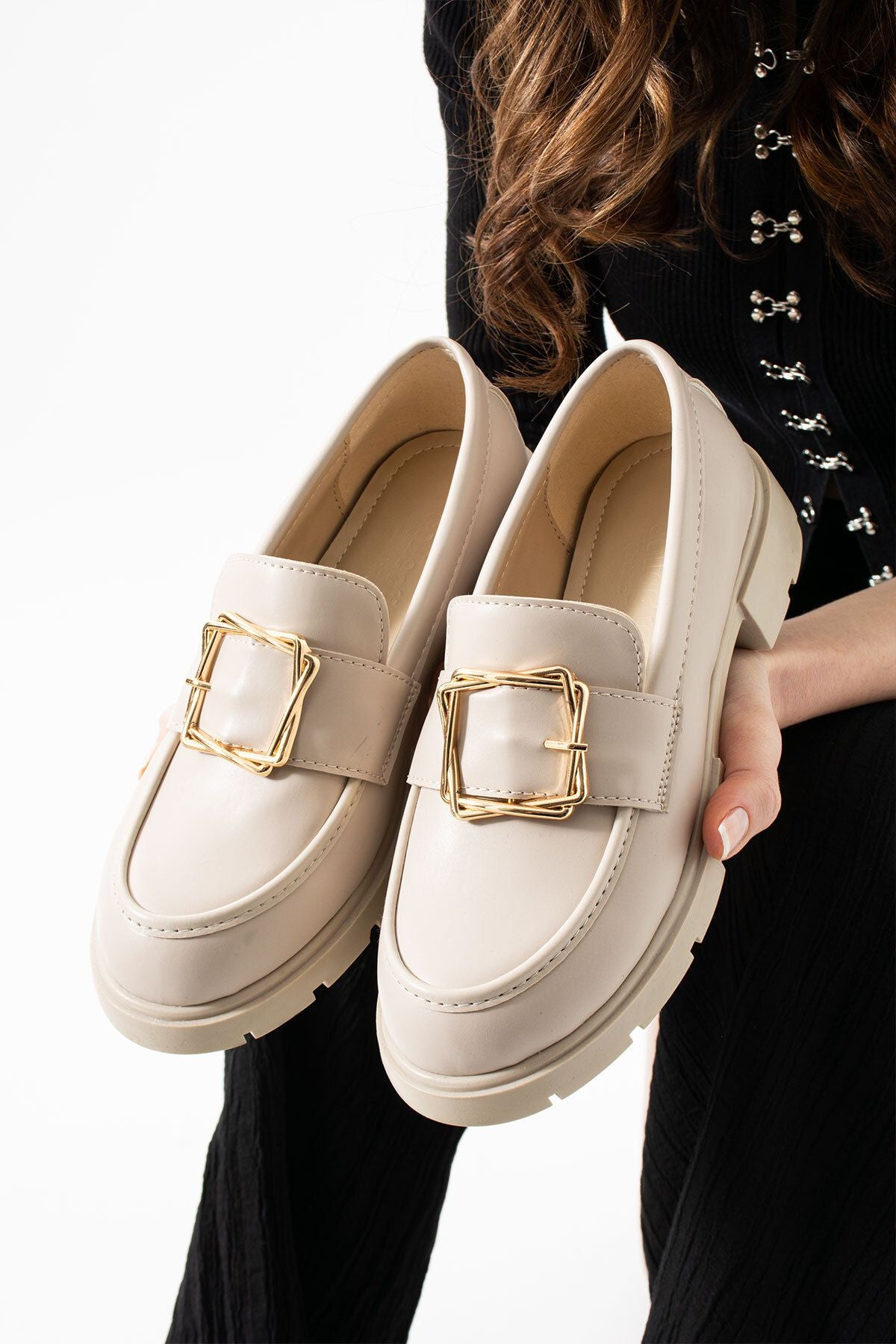 Karam aksesuarlı cilt günlük kadın loafer