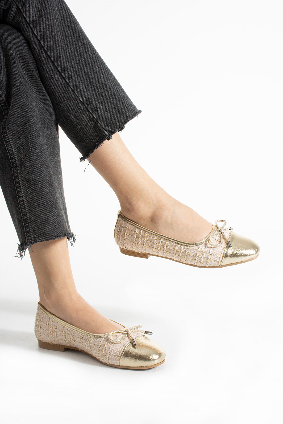 Mahle Tüvit Kumaş Yuvarlak Burun Fiyonk Detaylı Günlük Babet Ev Babeti